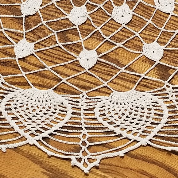 New Hand Crafted Pineapple Sheer White 35 1/2" Doily - Picture 2 of 3